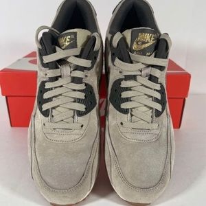 Nike Womens Air Max 90 Premium Suede Sneakers Shoes 828598-200 String Gold 9M